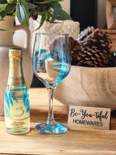 Load image into Gallery viewer, &quot;Moscato&quot; Painted Glass Gift Pack
