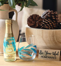 Load image into Gallery viewer, &quot;Moscato&quot; Painted Glass Gift Pack
