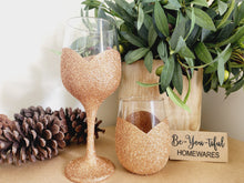 Load image into Gallery viewer, Fruit Tingle set of 2 wine Glass
